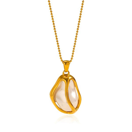 Modern Pearl Pendant Necklace