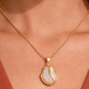 Modern Pearl Pendant Necklace